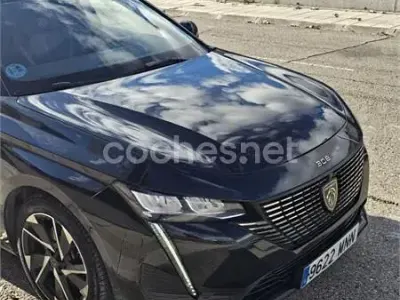 Usado Peugeot 308 Allure 130 CV (95 kW) 2024 Negro Berlina
