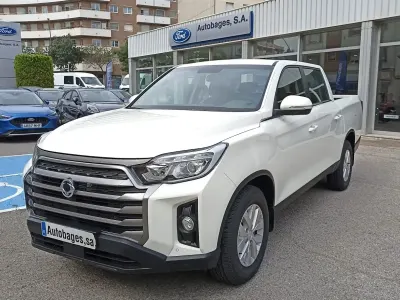 Usado SsangYong Musso 202 CV (148 kW) 2023 Blanco Pickup/Camioneta