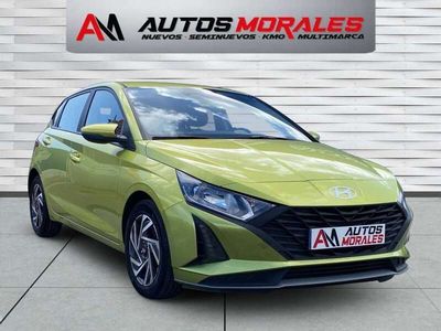 Usado Hyundai i20 84 CV (61 kW) 2024 Amarillo Utilitario