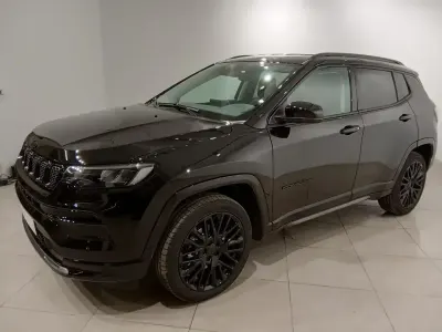 Occasion Jeep Compass Altitude 130 ch (95 kW) 2024 Noir SUV