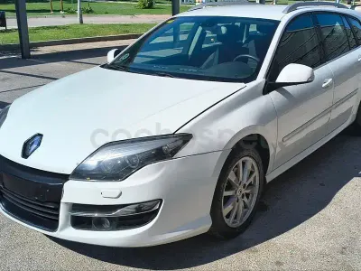 Usado Renault Laguna III Dynamique 130 CV (95 kW) 2011 Blanco Familiar