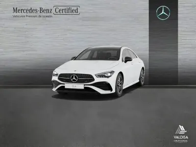 Usado Mercedes CLA200 163 CV (119 kW) 2025 Blanco Berlina