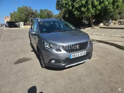 Usado Peugeot 2008 Signature Sky 100 CV (73 kW) 2019 Gris / plata SUV