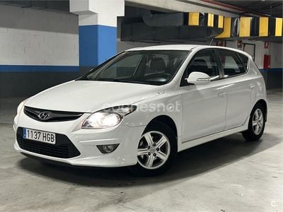 Usado Hyundai i30 Comfort 90 CV (66 kW) 2011 Blanco Berlina