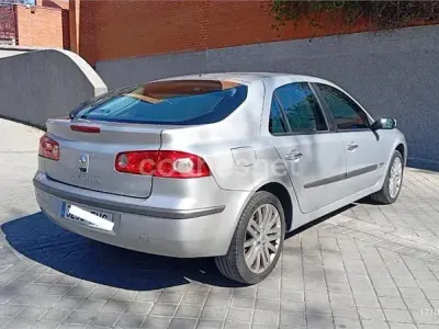 Käytetty Renault Laguna III Privilege 150 HP (110 kW) 2007 Harmaa Sedan