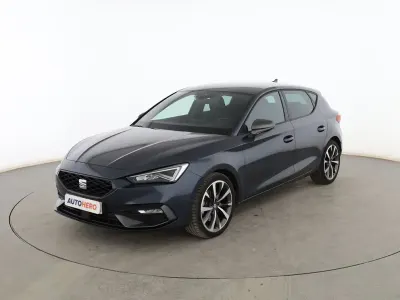 Begagnad Seat Leon FR 150 HK (110 kW) 2022 Grå Sedan