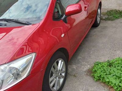 Usado Toyota Auris Active 126 CV (92 kW) 2010 Rojo Utilitario