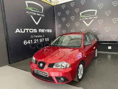 Usado Seat Ibiza Sport 100 CV (73 kW) 2006 Granate Utilitario