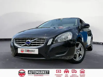 Usado Volvo S60 Kinetic 136 CV (100 kW) 2012 Negro Berlina