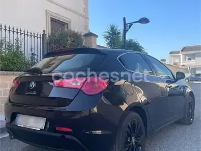 Usado Alfa Romeo Giulietta Distinctive 105 CV (77 kW) 2014 Negro Utilitario