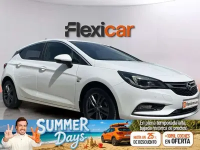 Usado Opel Astra Dynamic 110 CV (80 kW) 2019 Blanco Utilitario