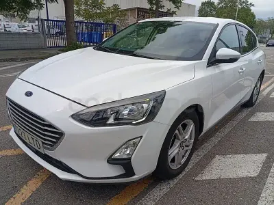 Usado Ford Focus Trend 125 CV (91 kW) 2021 Blanco Berlina