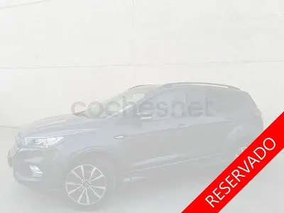 Usado Ford Kuga ST-Line 150 CV (110 kW) 2019 Gris / plata SUV