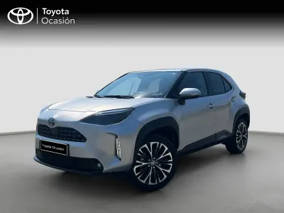 Usado Toyota Yaris Cross Style 116 CV (85 kW) 2022 Gris / plata SUV