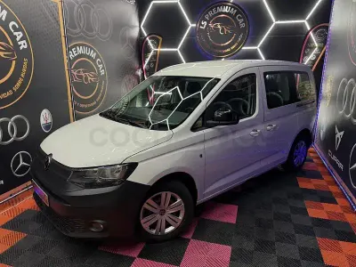 Käytetty VW Caddy 122 HP (89 kW) 2021 Valkoinen Tila-auto
