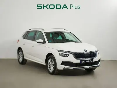 Usado Skoda Kamiq Ambition 110 CV (80 kW) 2021 Blanco SUV