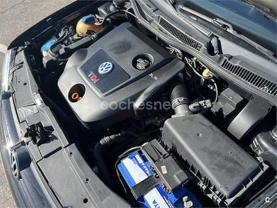 Usado VW Golf IV Highline 115 CV (84 kW) 2000 Negro Familiar