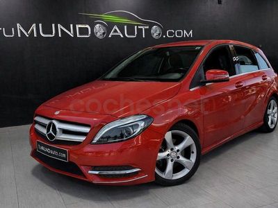 Usado Mercedes B180 109 CV (80 kW) 2015 Rojo Monovolumen