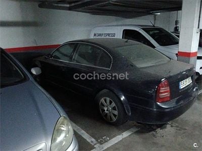 Usado Skoda Superb Classic 140 CV (102 kW) 2006 Azul Berlina