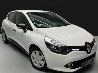 Begagnad Renault Clio IV Authentique 75 HK (55 kW) 2016 Vit Sedan