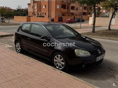 Usado VW Golf IV Highline 105 CV (77 kW) 2005 Negro Berlina