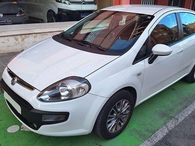 Usado Fiat Punto Evo Dynamic 77 CV (56 kW) 2011 Blanco Utilitario
