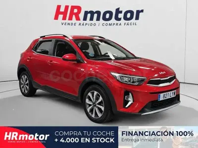 Usado Kia Stonic 100 CV (73 kW) 2022 Rojo SUV