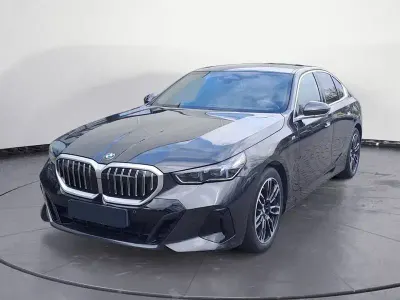 Usado BMW 520 Comfort Edition 208 CV (152 kW) 2025 Gris / plata Berlina