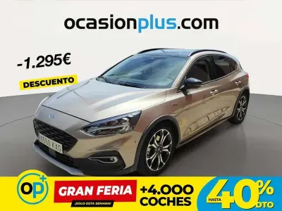 Usado Ford Focus Active 125 CV (91 kW) 2019 Gris Utilitario