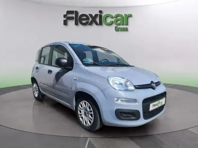 Usado Fiat Panda 71 CV (52 kW) 2022 Gris Utilitario