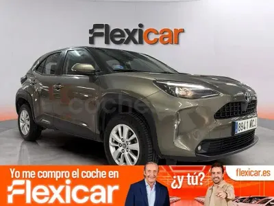 Usado Toyota Yaris Cross Business Edition 116 CV (85 kW) 2022 Verde SUV