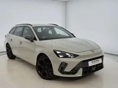 Usado Cupra Leon 150 CV (110 kW) 2025 Blanco Familiar