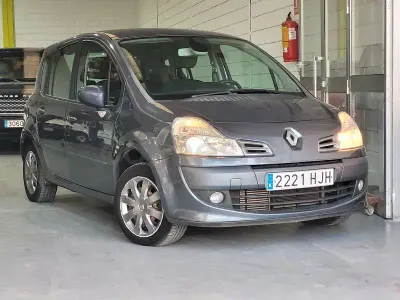 Usado Renault Grand Modus Evolution 100 CV (73 kW) 2012 Gris / plata Monovolumen
