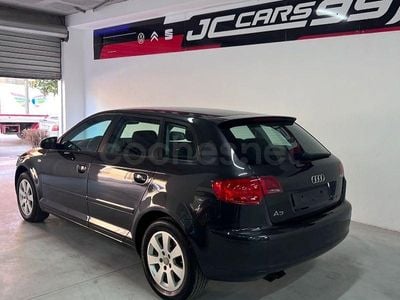 Usado Audi A3 Ambiente 105 CV (77 kW) 2008 Negro Utilitario