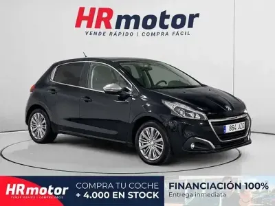 Käytetty Peugeot 208 Style 82 HP (60 kW) 2016 Valkoinen Viistoperä