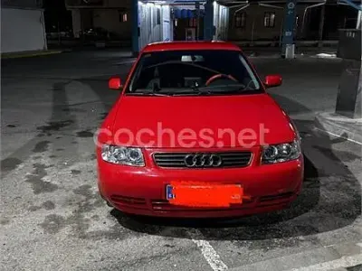 Usado Audi A3 Ambition 110 CV (80 kW) 1997 Rojo Utilitario