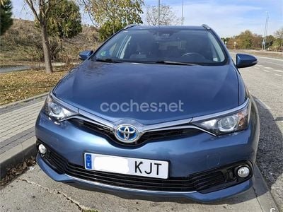 Toyota Auris Hybrid