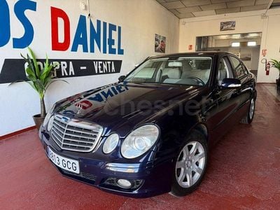 Usado Mercedes E280 Classic 190 CV (139 kW) 2009 Azul Berlina