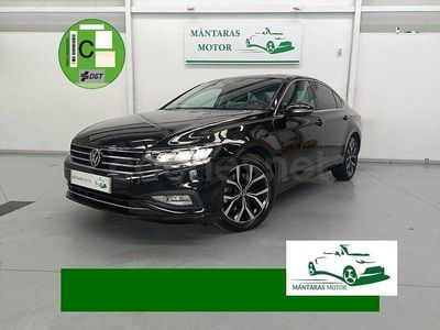 Usado VW Passat Executive 150 CV (110 kW) 2022 Negro Familiar