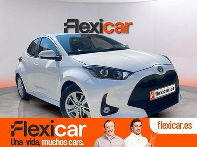 Usado Toyota Yaris Hybrid Active 116 CV (85 kW) 2022 Blanco