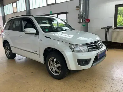 Usado Suzuki Grand Vitara 129 CV (94 kW) 2013 Blanco SUV