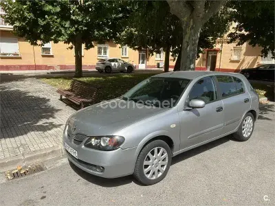 Usado Nissan Almera 98 CV (72 kW) 2007 Gris / plata Berlina