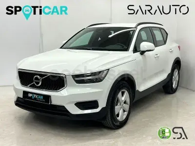 Usado Volvo XC40 Momentum 129 CV (94 kW) 2022 Blanco SUV