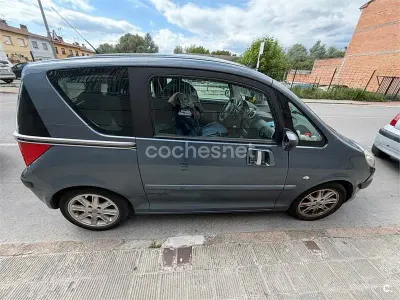Usado Peugeot 1007 Sport 70 CV (51 kW) 2007 Azul Monovolumen