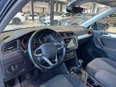 Usado VW Tiguan Life 131 CV (96 kW) 2020 Gris SUV
