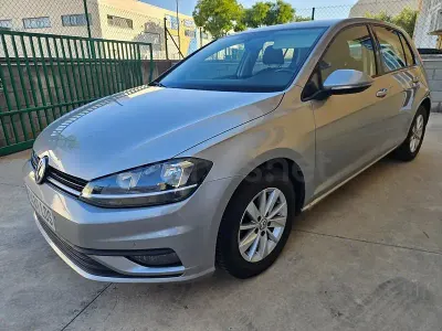 Usado VW Golf VIII 110 CV (80 kW) 2020 Gris / plata Berlina