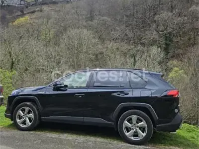 Käytetty Toyota RAV4 Hybrid Advance 218 HP (160 kW) 2020 Musta Katumaasturi