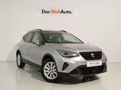 Usado Seat Arona Style 110 CV (80 kW) 2024 Gris / plata SUV