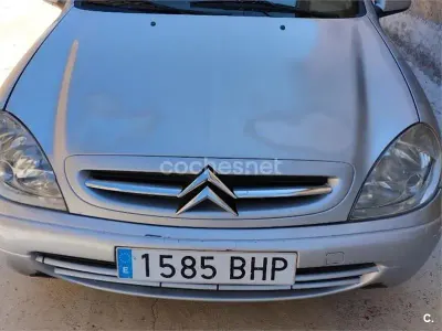 Usado Citroën Xsara Exclusive 90 CV (66 kW) 2001 Gris / plata Berlina