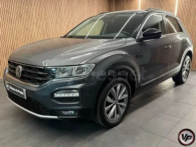 Usado VW T-Roc Advance 150 CV (110 kW) 2019 Gris / plata SUV
